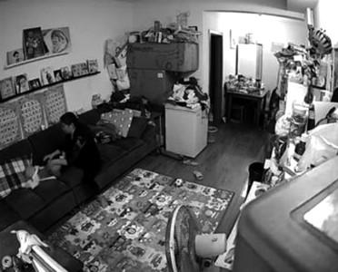 7月大男婴遭育婴嫂高抛猛晃虐待 涉事者称因心情差