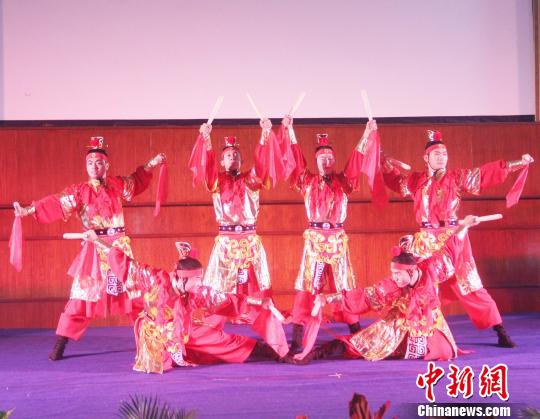 图为“荣耀五千年”之鼓舞。　林永传 摄