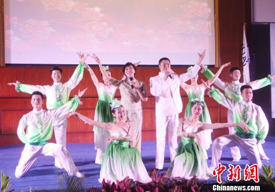 图为压轴戏《茉莉花》?！×钟来?摄