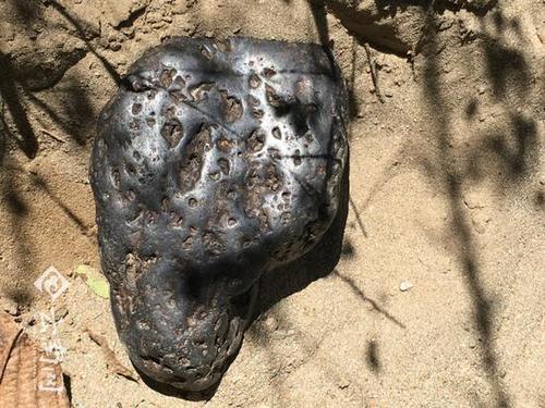 淘宝上有人出售 “香格里拉陨石” 云南省工商局已关注此事