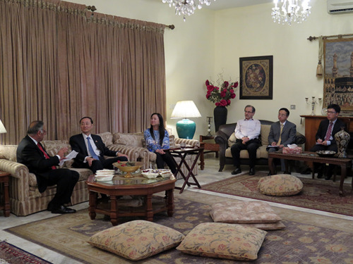 孙卫东会见巴基斯坦各华侨华人社团。