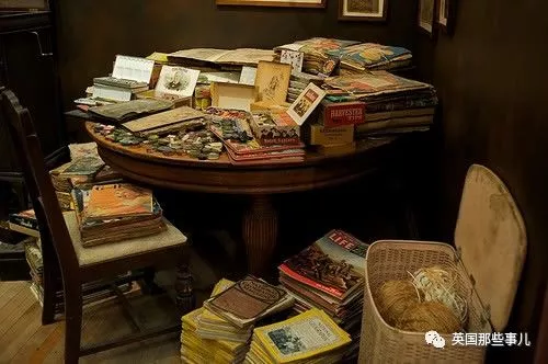 看门人用40年画1万5千页奇幻史诗 其房间成博物馆