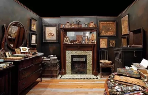 看门人用40年画1万5千页奇幻史诗 其房间成博物馆