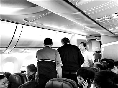 正能量！中国医生乘国际航班两度救人