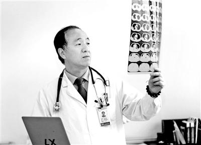 正能量！中国医生乘国际航班两度救人