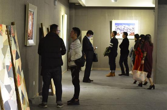 展览现?。ㄐ略挛幕?摄）