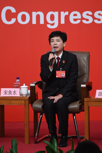 (9)十九大新闻中心举行集体采访活动 (9)十九大新闻中心举行集体采访活动