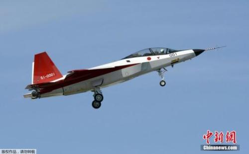 资料图:日本自卫队战机。 点击进入下一页