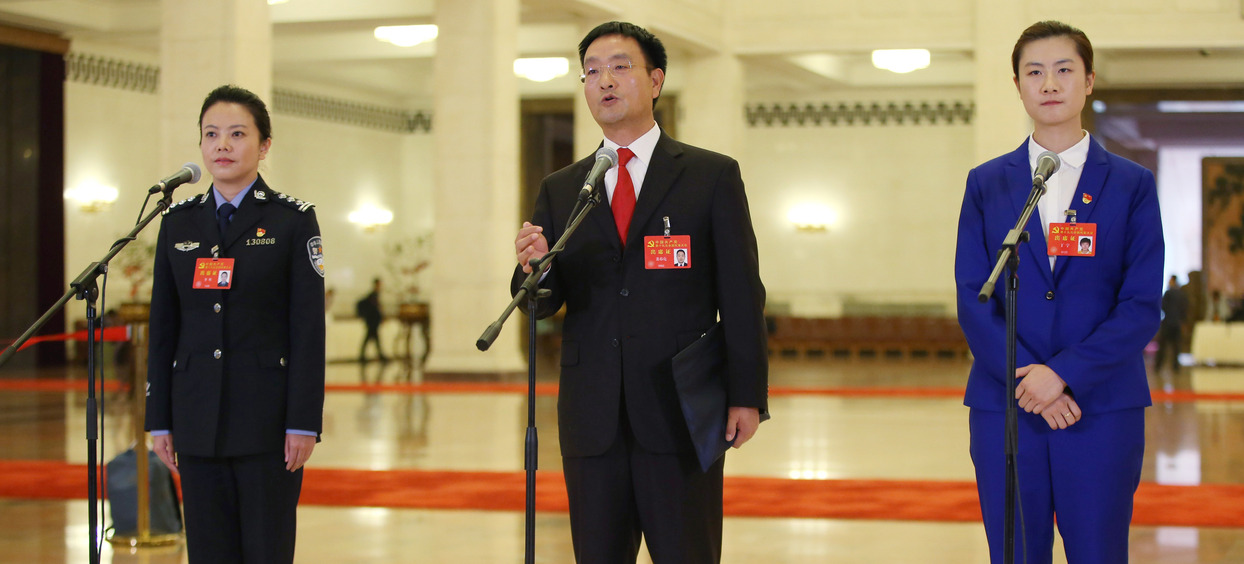      "党代表通道"举行第三场采访活动