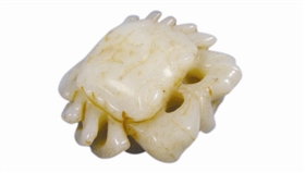 明代和田白玉带红沁圆雕荷叶螃蟹大把件 明代和田白玉带红沁圆雕荷叶螃蟹大把件