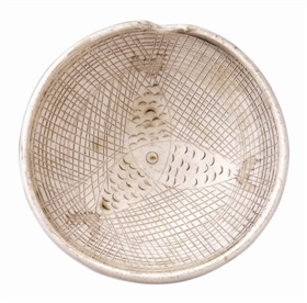 图2 唐乾符三年卢公夫人墓出土 邢窑白瓷三鱼纹擂钵 图2 唐乾符三年卢公夫人墓出土 邢窑白瓷三鱼纹擂钵