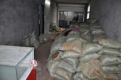 团伙谎称给孩子陪读 租房挖20米深洞盗掘古墓