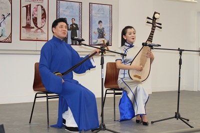 苏州弹词《白蛇·赏中秋》表演。