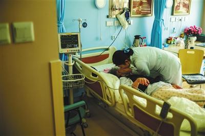 被临终关怀的老人：让生命带着尊严谢幕