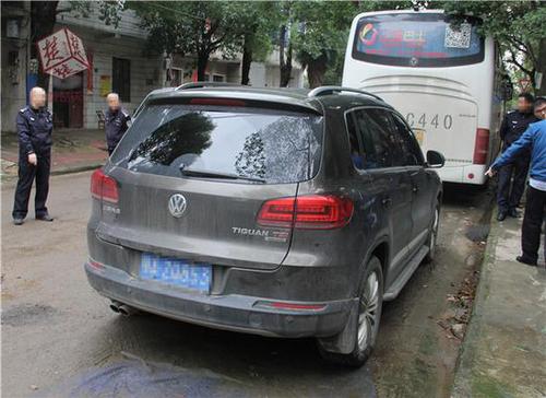 警察假装买房贴近中介老板 端掉特大贩毒团伙