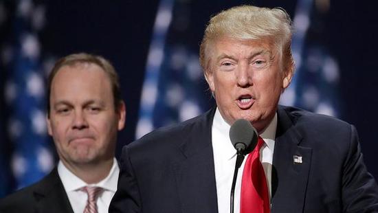 1509693364620692.jpg trumpdonald_gatesrichard_072116getty_lead.jpg