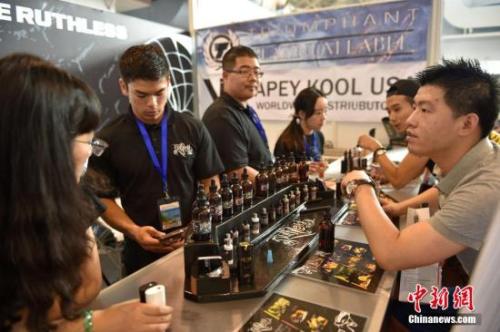 资料图:电子烟展柜。 点击进入下一页