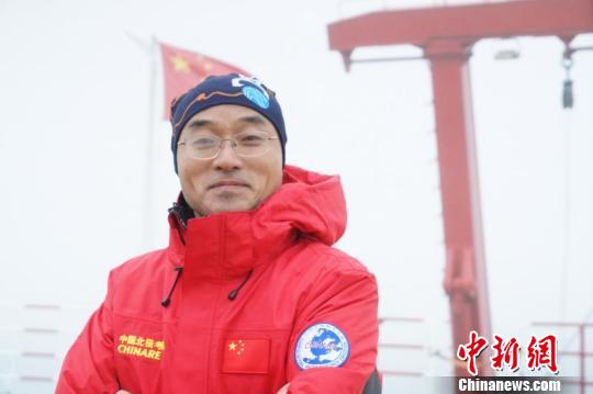 曾执行中国第32次南极科考、第8次北极科考医疗保障任务的急诊外科医生陈国庭表示，健全的身体素质与心理素质、全面的医学背景及应急处置能力，是担任南、北极医疗保障医生的必备条件。供图