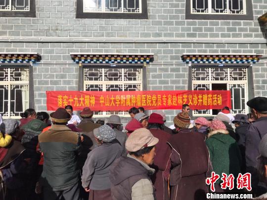 广东省第三批组团式医疗援藏队员、林芝市人民医院内科副主任黎建军介绍，林芝市现在有条件开展早期的肿瘤筛查诊治?！≌拍?摄