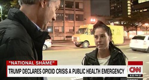 美国女子因吸毒出走多年 在电视中出镜被父母认出