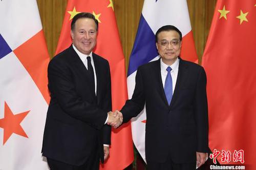 11月17日，中国国务院总理李克强在北京人民大会堂会见巴拿马共和国总统巴雷拉。 <a target='_blank' href='http://www.chinanews.com/'>中新社</a>记者 盛佳鹏 摄