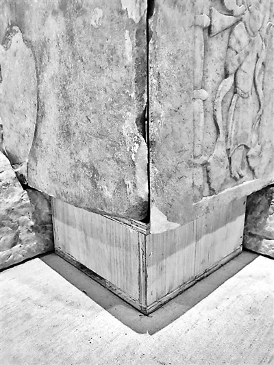 虞弘墓的石椁现多处磕碰伤痕 虞弘墓的石椁现多处磕碰伤痕