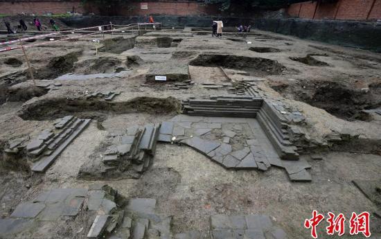 c78a6171d15953ae5af5322d54bef814.jpg 明朝藩王住所被挖出 有天井有灶台
