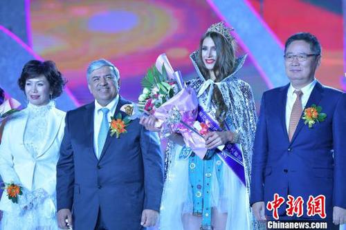 20岁来自乌克兰的莉利娅·哈卢诗库小姐获得冠军?！〕挛?摄