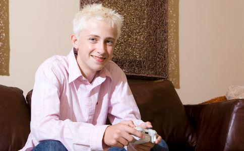 六款中医食疗方帮你缓解白发问题 吃什么可以让白头发变黑 白发变黑吃什么好 白头发的原因有哪些