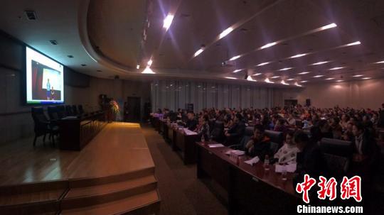 当日，中国儿童生长发育健康传播行动太原站在山西启动。　范丽芳 摄