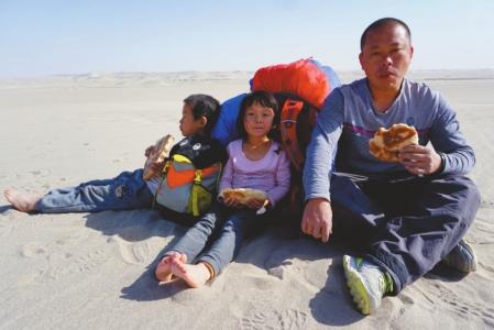 旅途中休息。(受访者供图)