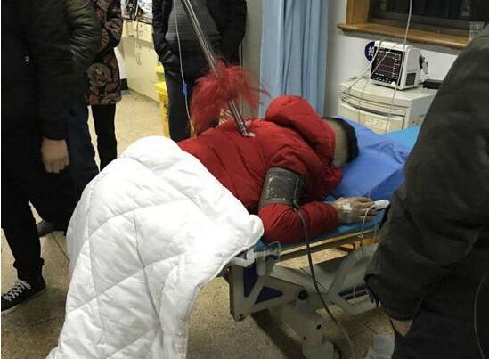 男子被红缨枪扎背2 男子被红缨枪扎背2