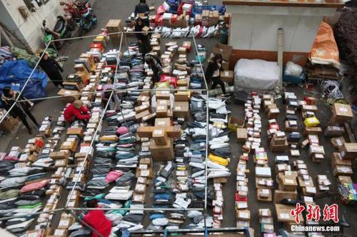 资料图：快递 <a target='_blank' href='http://www.chinanews.com/'>中新社</a>记者 泱波 摄
