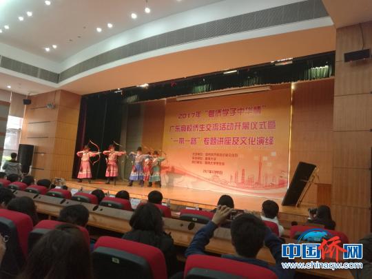 射礼表演 郭军 摄 射礼表演 郭军 摄