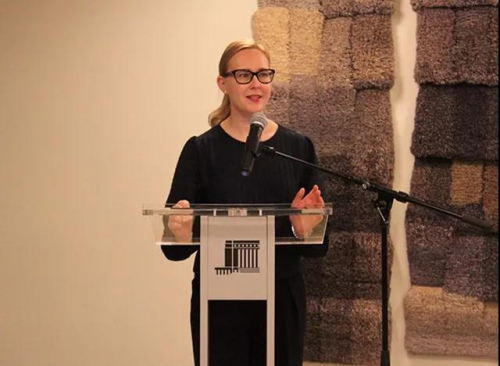 芬兰议长洛赫致辞。