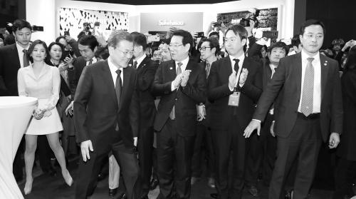 文在寅14日在北京出席中韩经贸合作交流会