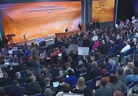  普京记者会遇大选对手发难 机智怼回去