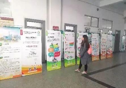 湖南大学，正举行“长沙人才新政进校园”活动。