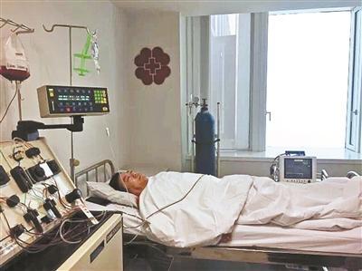 王江在进行造血干细胞采集