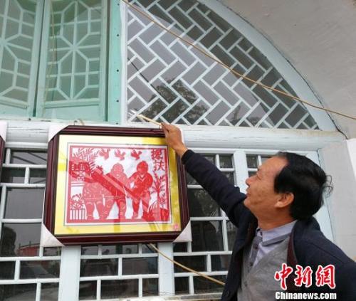 资料图：12月8日，山西省扶贫办公室发文称开展贫困村提升“冬季行动”?！⊙罱苡?摄