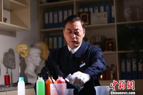 走近上?！耙盘寤笔Α保焊形蛏兰虻ド睿ㄍ迹? style=