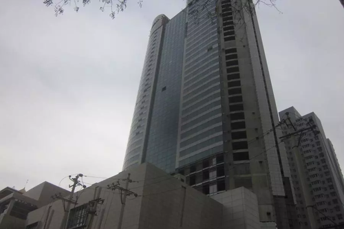 开发商资金链断裂 这个省的第一高楼烂尾了