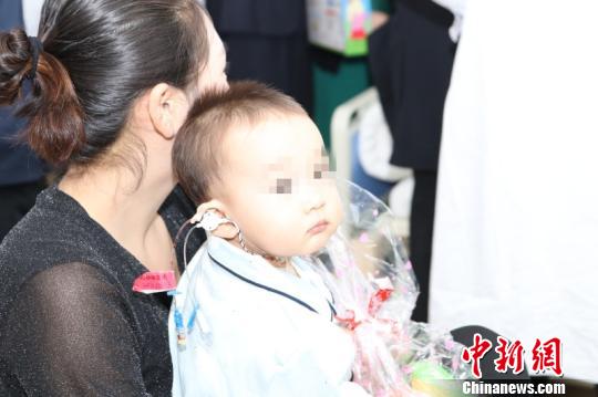 18名先心病患儿在内蒙古医院免费“补心”