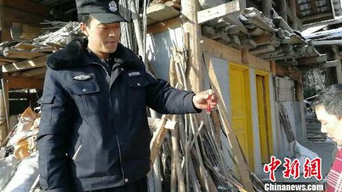 帮小黄牛找妈妈“民警给牛做亲子鉴定”刷爆朋友圈