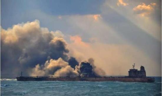 交通部:继续搜寻桑吉轮遇险人员 未大面积溢油