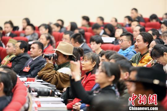 1月10日，青海省文学艺术界联合会第八次代表大会在西宁召开。图为会议现场?！÷拊婆?摄