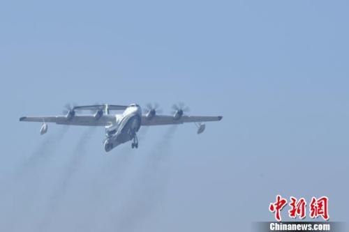 美媒称“鲲龙”体积与波音737差不多:4小时飞越南沙