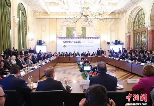 图/第六次中国—中东欧国家领导人会晤在布达佩斯举行 点击进入下一页