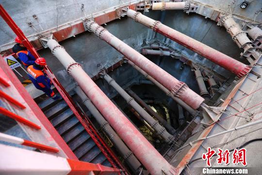 北京地铁12号线光熙门站正在施工?！「惶?摄