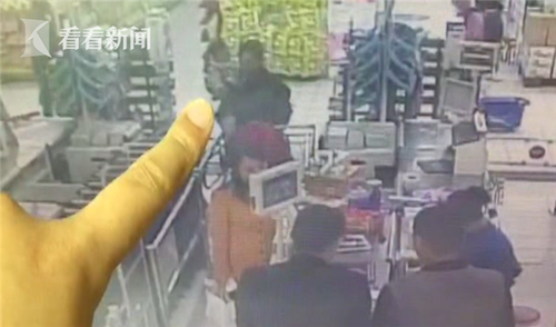 c8bdf980524618963b783c28d68377ac.png 祖孙三代跨省疯狂盗窃超市奶粉 全靠孩子打掩护